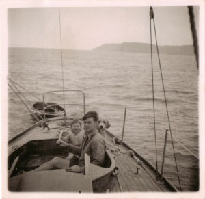 Scan  yacht DESIRE 1954